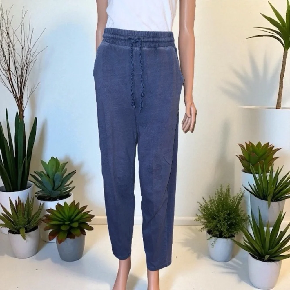 Universal Threads Women's Tapered Ankle Pull-On Joggers - Picture 15 of 16